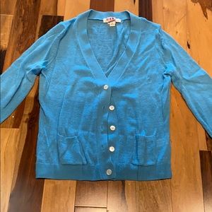 Blue lightweight sweeter